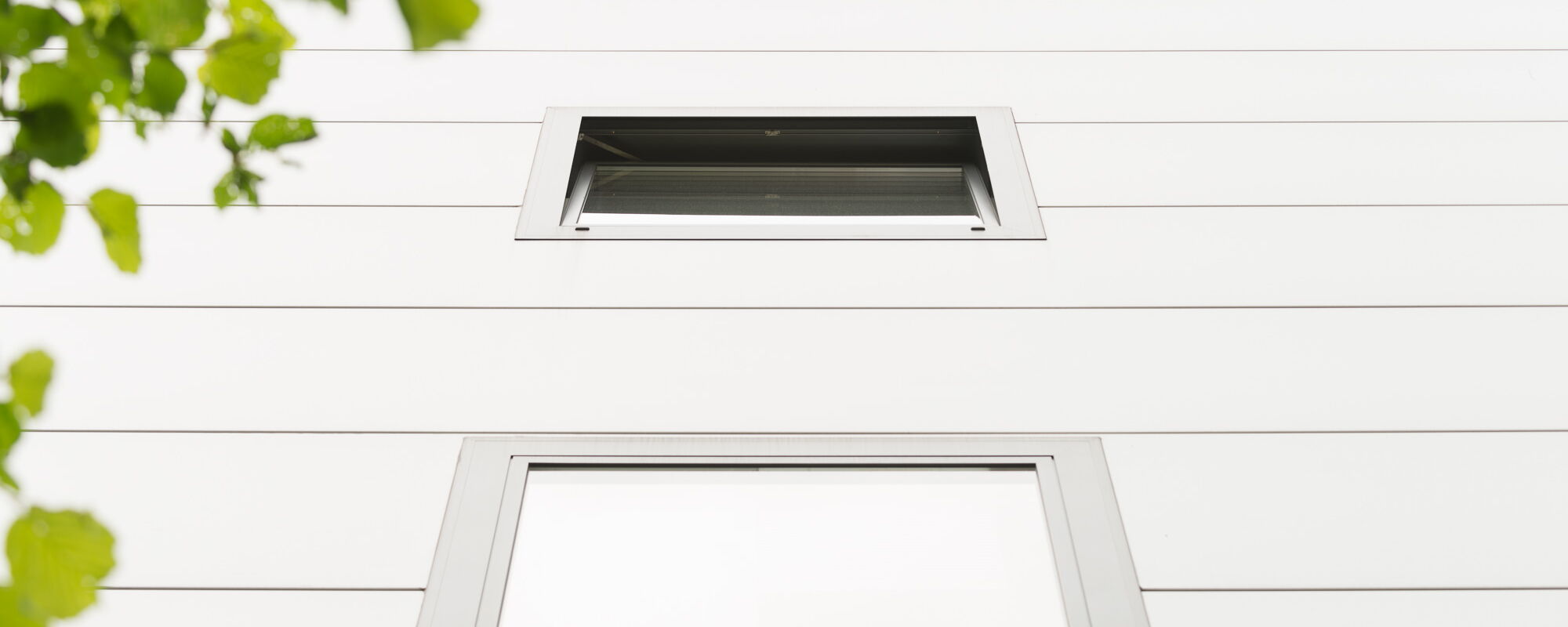 Fassadendetail mit Fenstern